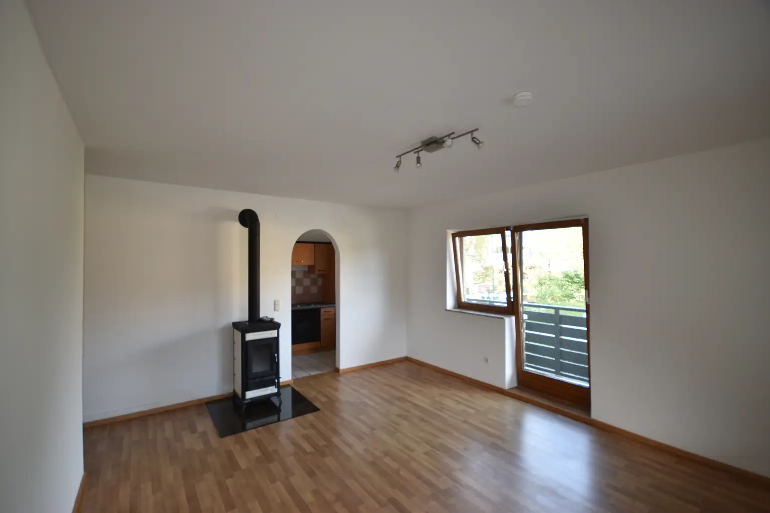 "GRÖDIG - Kleines 2 Zimmer Appartement mit Balkon und  PKW-Stellplatz"