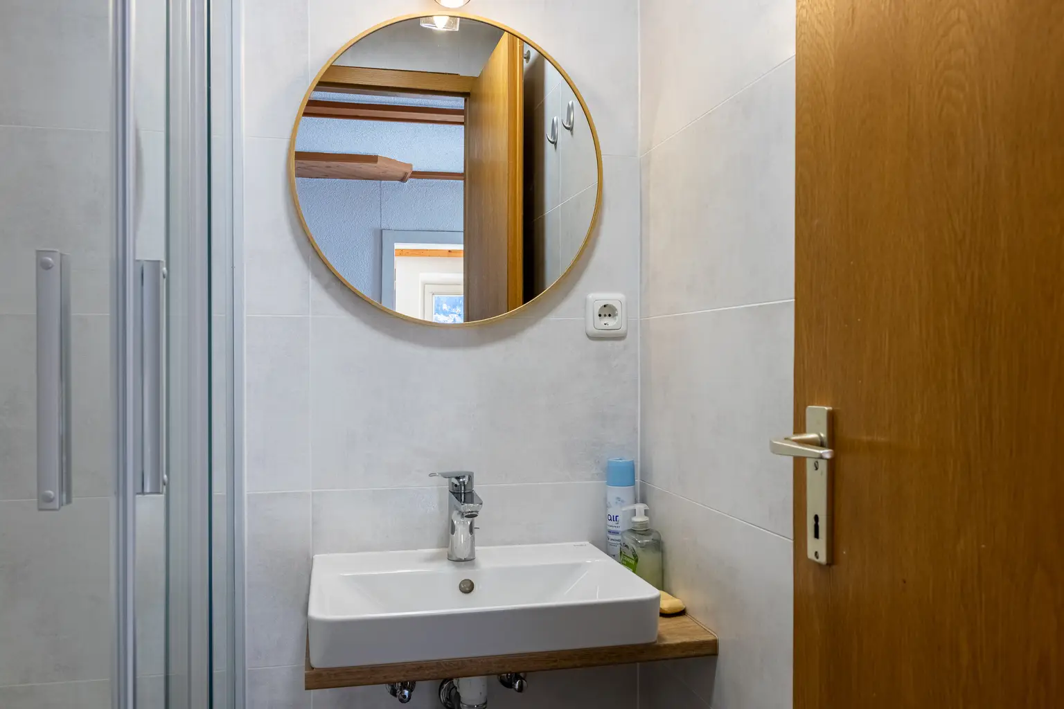 MIETE -  Helle 2 Zimmerwohnung mit Balkon inkl. Betriebskosten - in Virgen