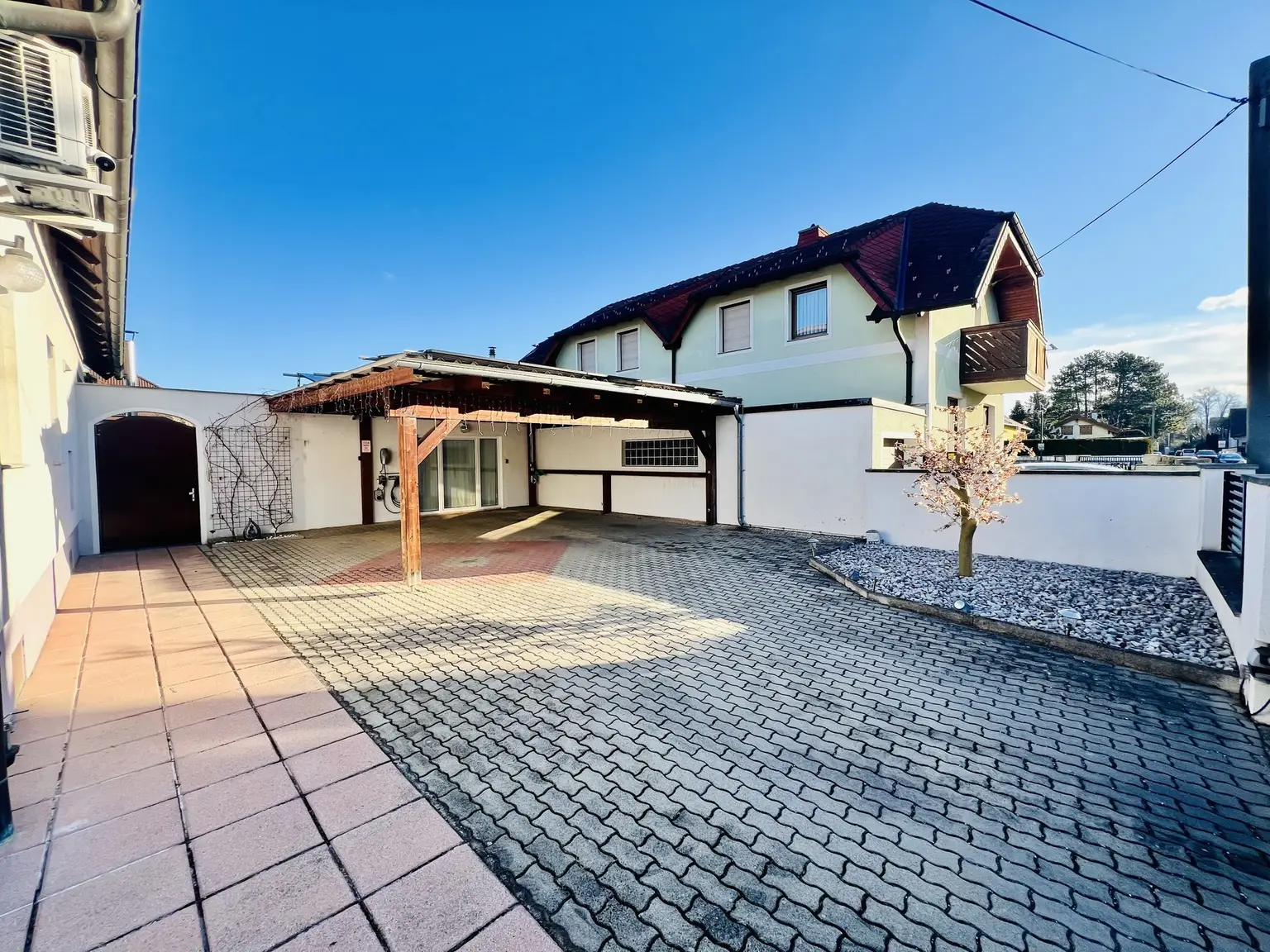 Mehrfamilienhaus mit 17 kw Solaranlage