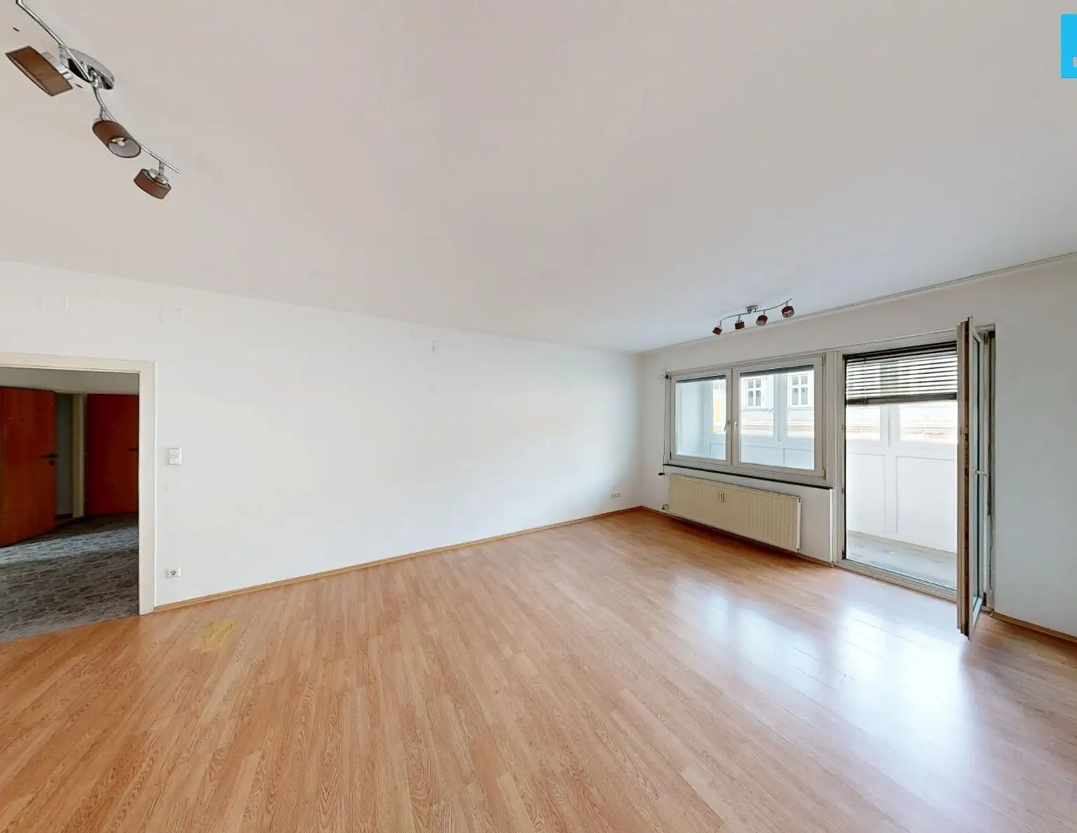 Helle Wohnung mit Wintergarten - gemütliches Wohnen in Toplage