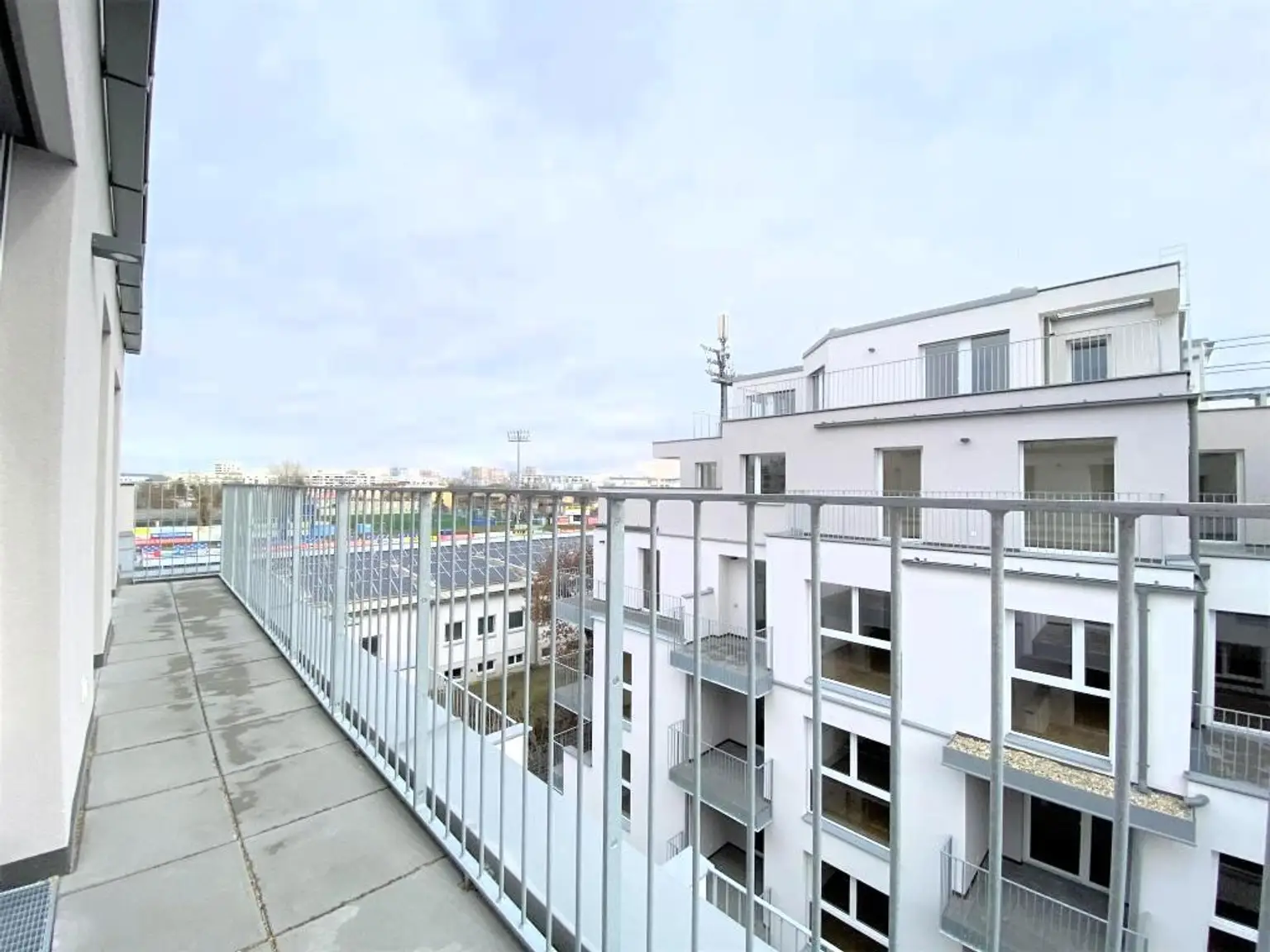 16m² Terrassenfläche!!! DG-Neubauwohnung in der Koloniestraße!!!