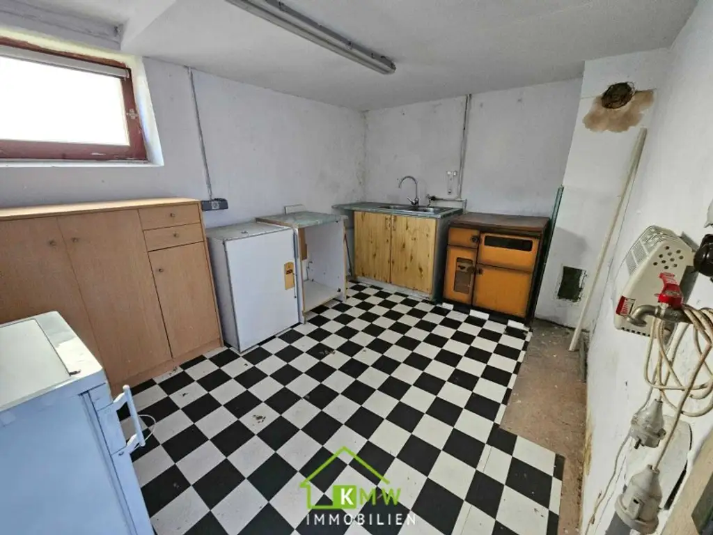 Saniertes, kleines Haus in guter Lage