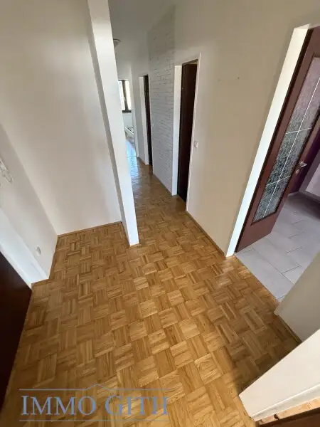 SEHR HELLE CA. 76 m² GROSSE 3-ZIMMER-WOHNUNG MIT STELLPLATZ & ANNINGERBLICK IN BAHNHOFSNÄHE ZU KAUFEN!