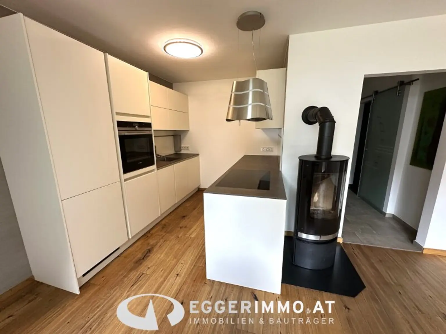 5710 Kaprun: Rent: Garden Apartment; Falkenbachwandgasse, 3-room apartment on 2 floors, partially furnished! Fireplace! Parkingplace
