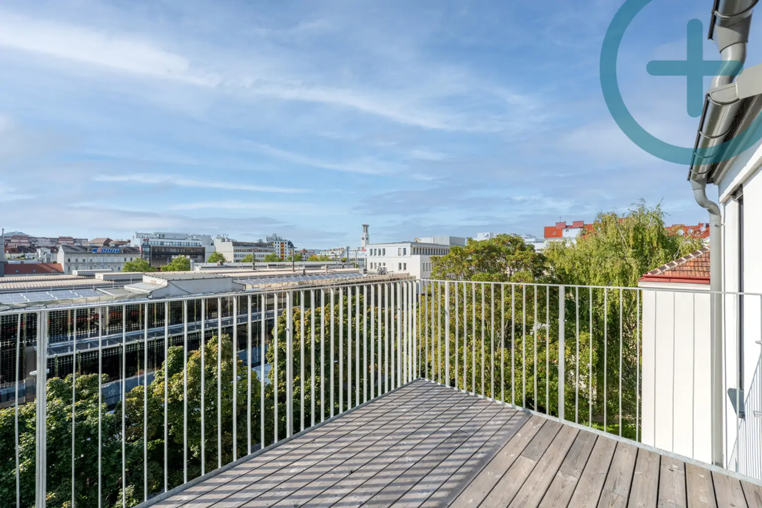SONNNENSCHEINHIT MIT 2 TERRASSEN