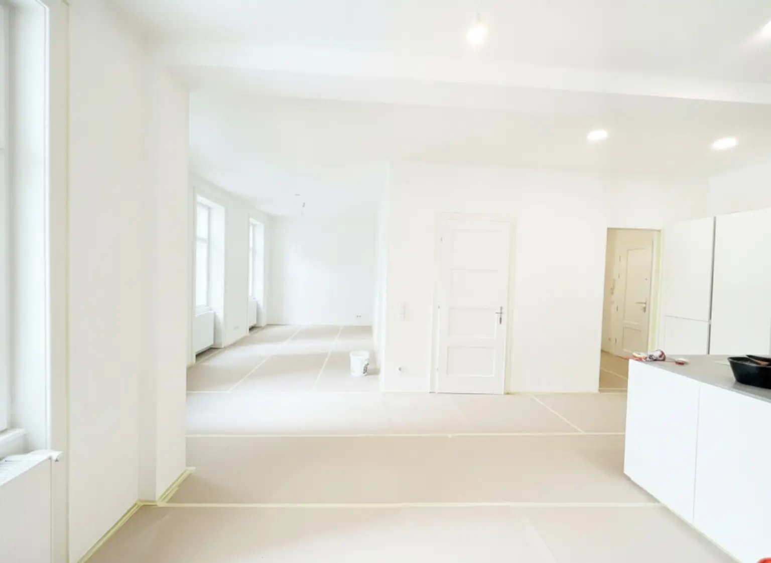 UNBEFRISTET: Ansprechende 3-Zimmer-Altbauwohnung mit kleinem Balkon