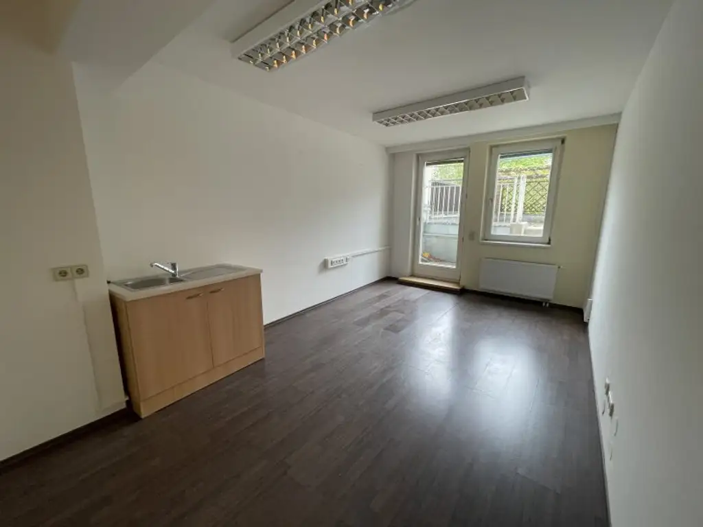 BÜRO oder ORDINATION + U3 Nähe + ca. 100m² TERRASSE + PERFEKTE Lage + SUPER Infrastruktur!