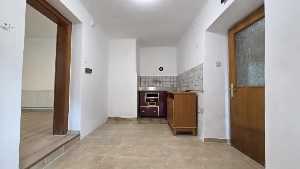 Ein/Zweifamilienhaus * teilweise renoviert * direkt am Wald gelegen * Ruhelage