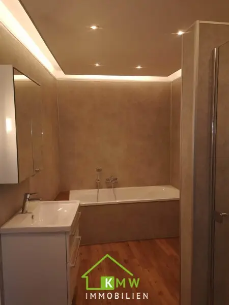 TOP-5-Zimmer-Wohnung in zentraler Ruhelage