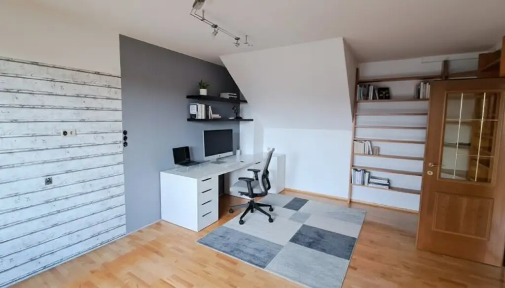 Charmante 3-Zimmer-Loggia-Wohnung nahe der De-la-Salle-Schule