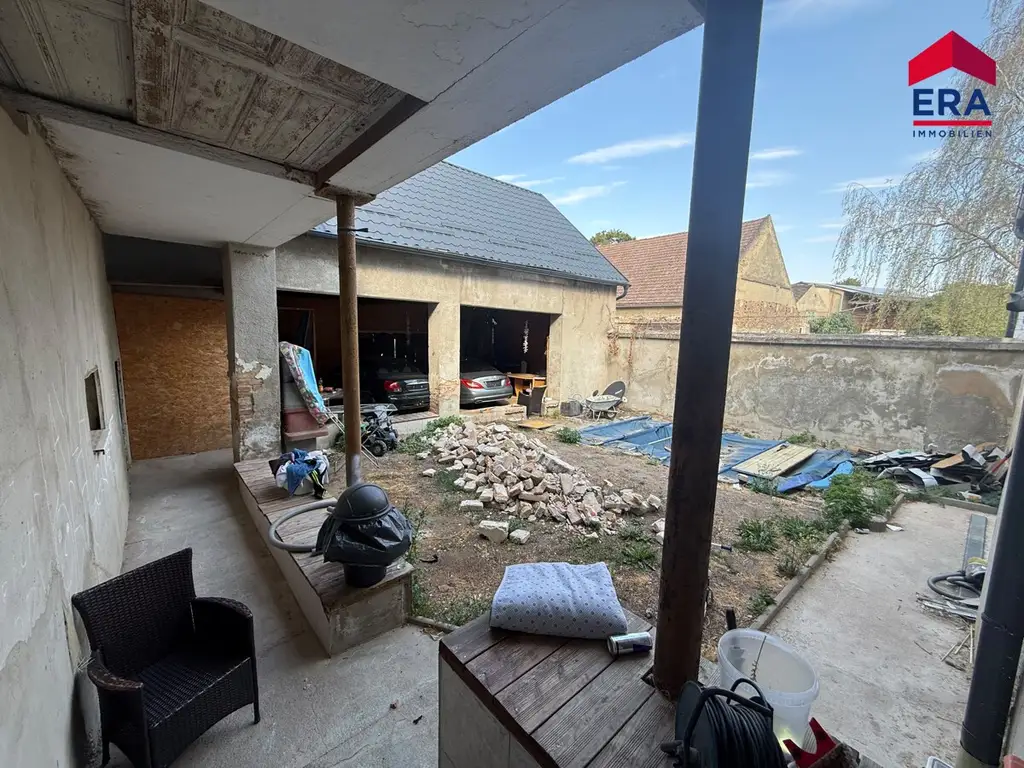 NEU: Viel Platz für Familie, Hobby und Werkstatt – Einfamilienhaus mit 4 Garagen und neuem Dach