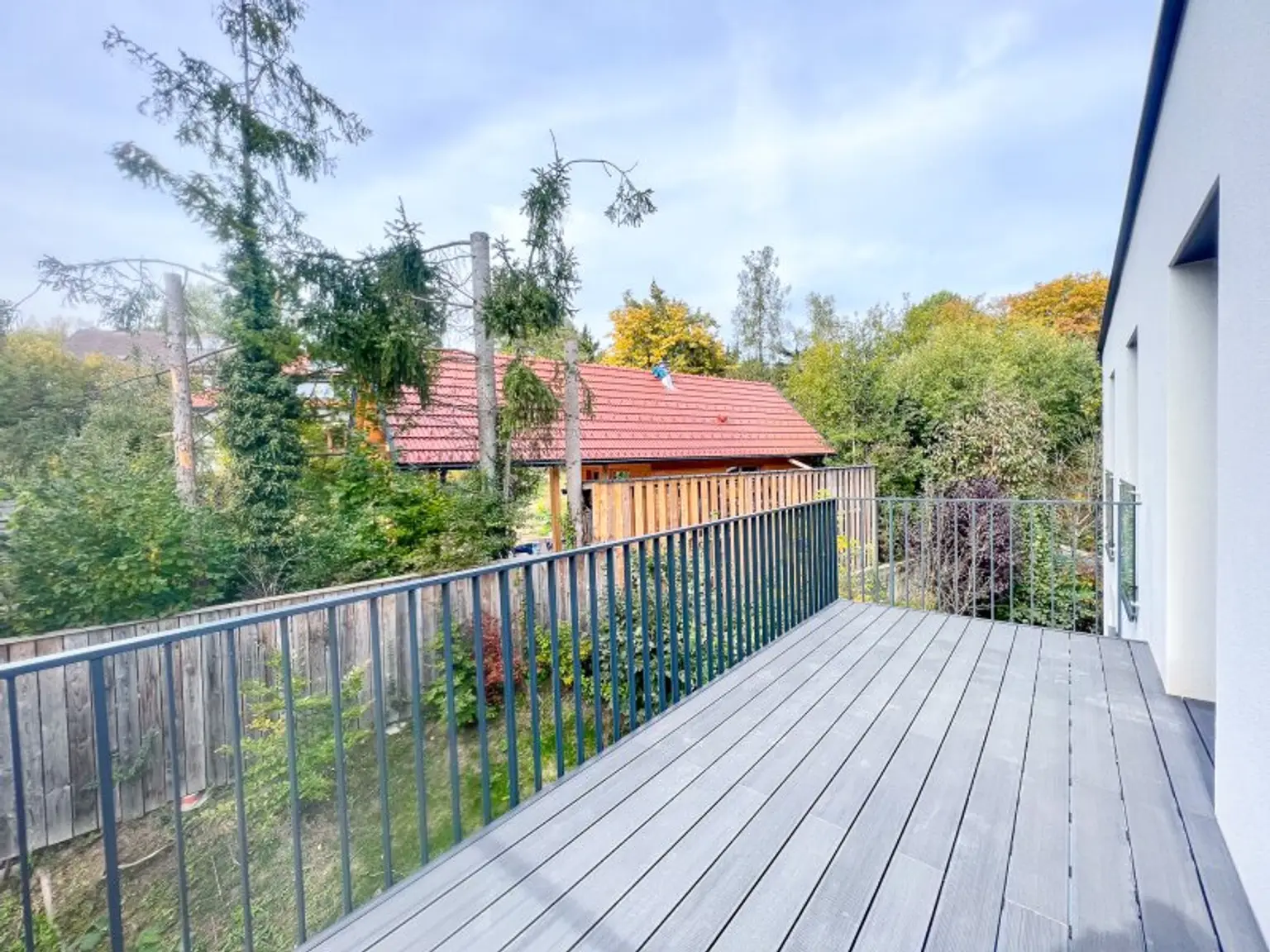 112 m2 Dachgeschosswohnung mit 11 m2 Balkon in Untermauerbach in absoluter Grünruhelage!