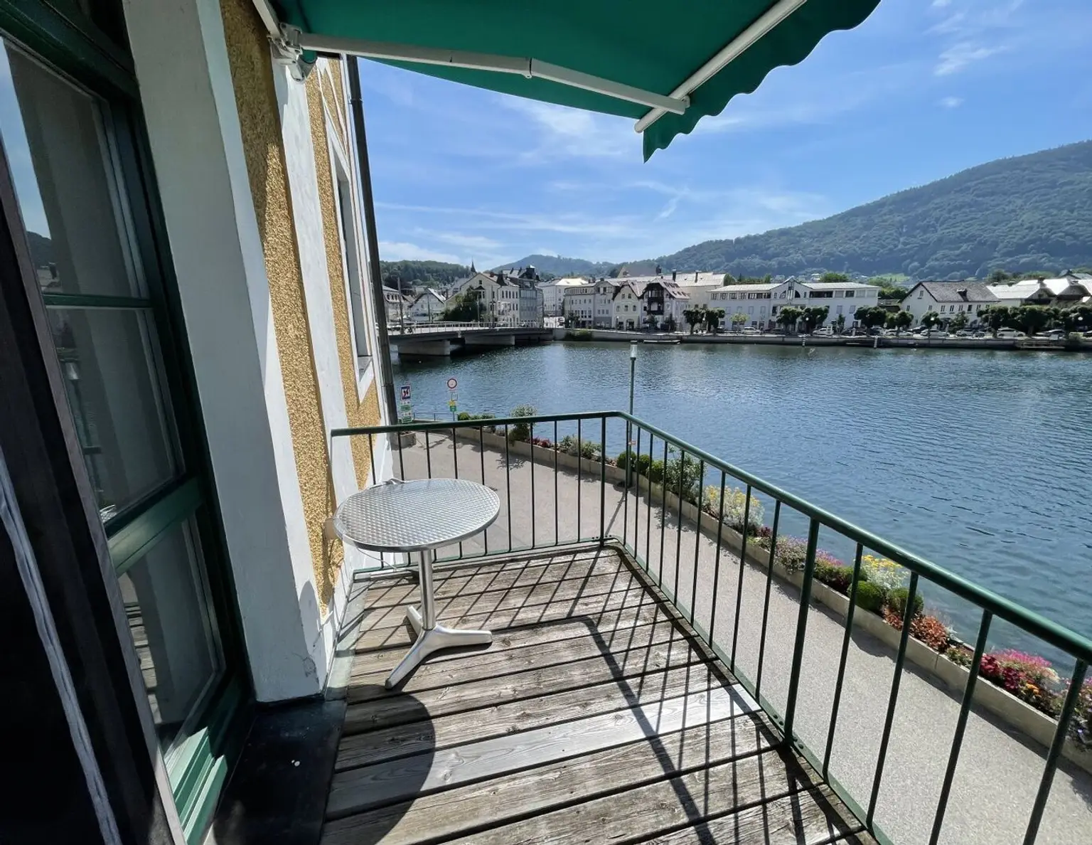 Büro / Kanzlei / Ordination in Toplage von Gmunden mit atemberaubendem Ausblick