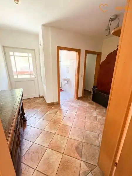 Großzügiges, vollunterkellertes Reihenmittelhaus mit Garten, Garage & ca. 245 m² Gesamtnutzfläche in Ansfelden