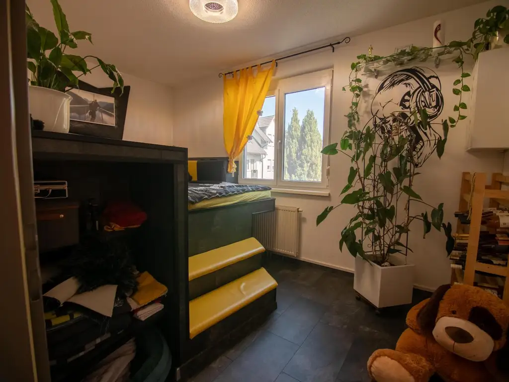 Schöne 3 Zimmer Wohnung mit Ausblick ins Grüne