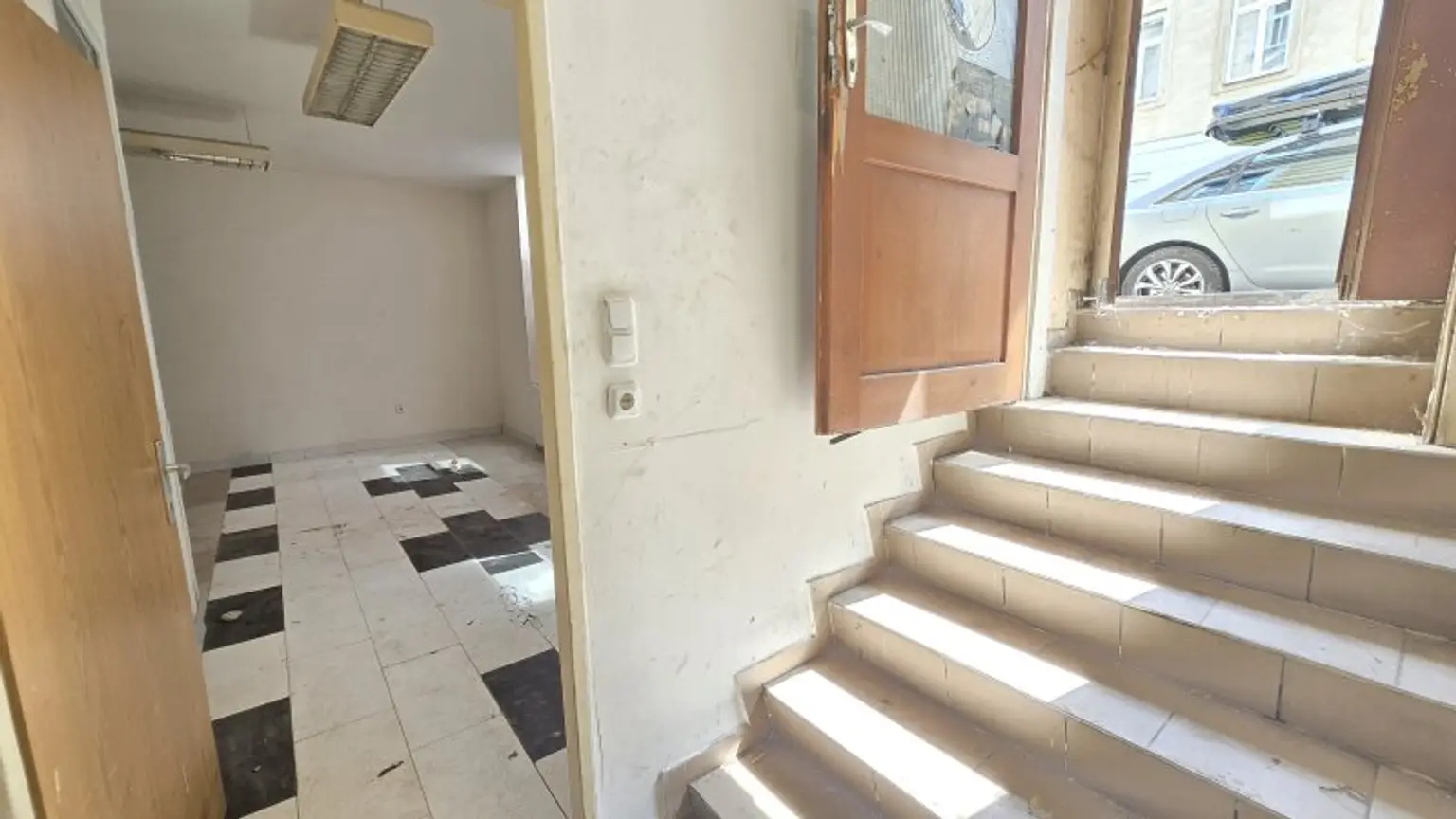 Schöne Geschäftslokal, Gewerbeimmobilien, Souterrain