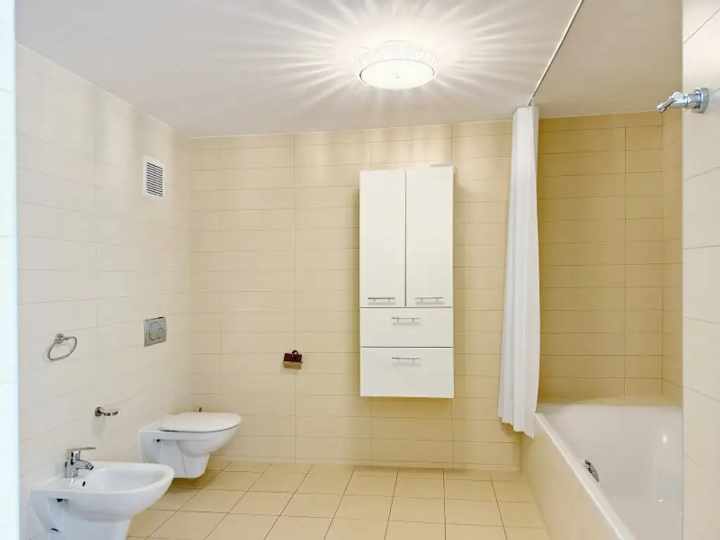 Move Right In: Fully Furnished Family Home in Weidling – 360 m²