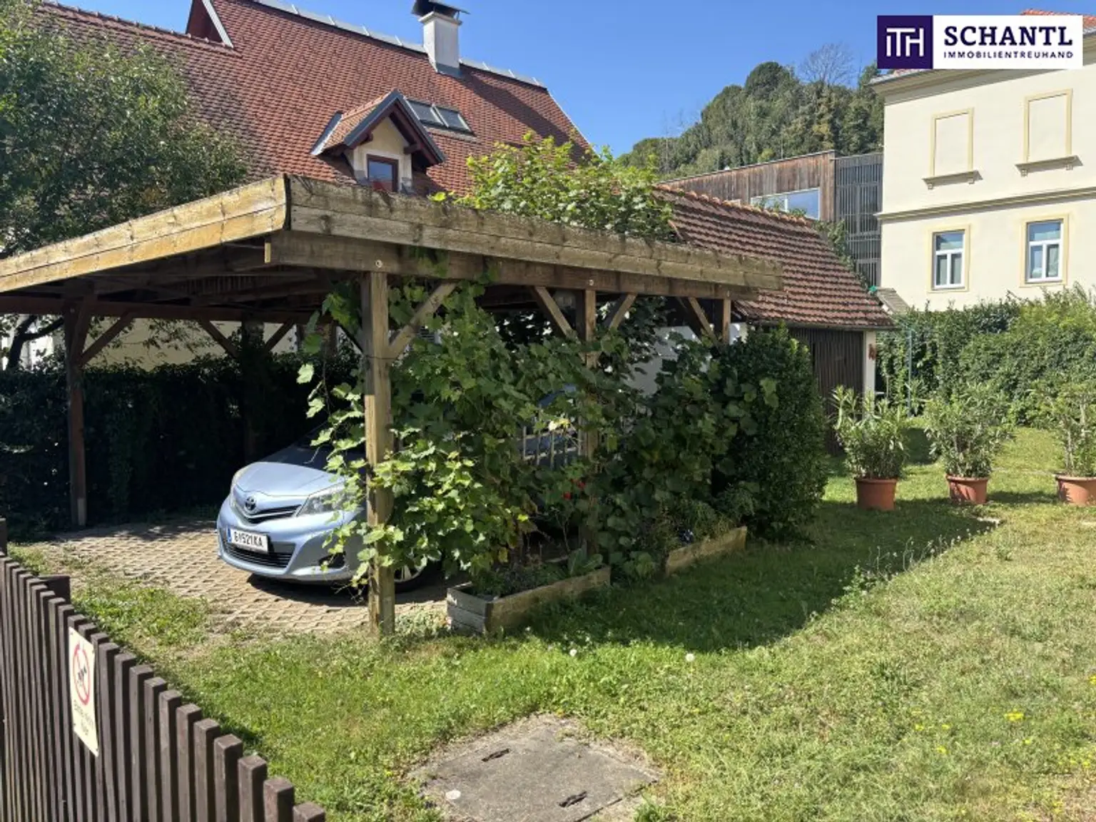 ++GARTENWOHNUNG in in RUHIGER STRASSGANGER-LAGE++ GARTENNUTZUNG ca. 280m², CARPORT++ LEICHT SANIERUNGSBEDÜRFTIG++