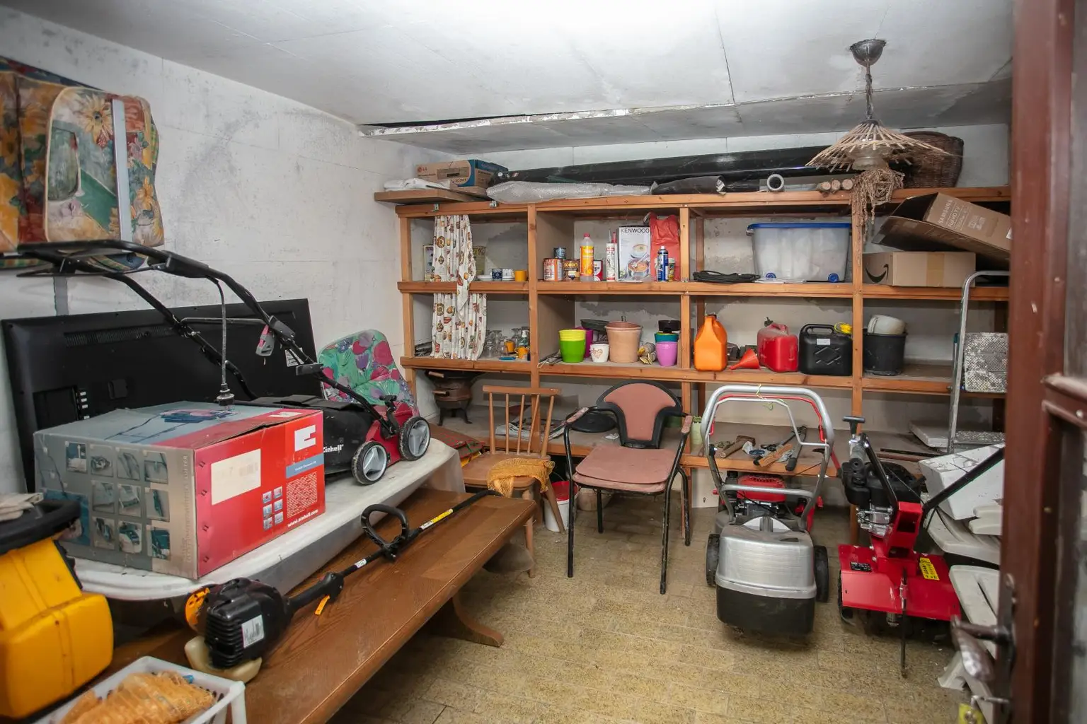 Abstellraum unter Garage