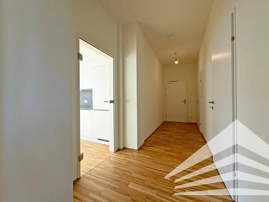 Lichtdurchflutete 3 Zi.-DG-Wohnung mit Küche und Balkon - Herz Jesu Kirche