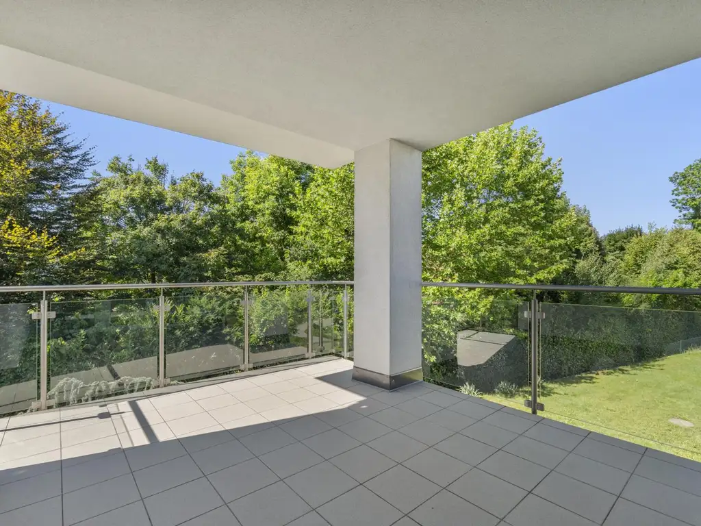 Für Anleger und Eigennutzer: Seenahe, moderne Wohnung mit Terrasse