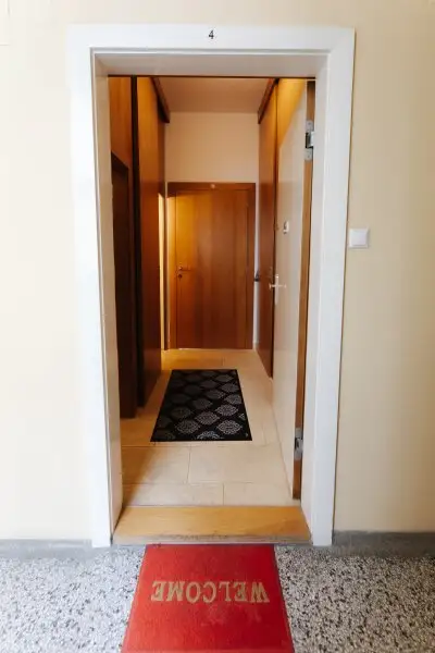 Stilvolle Altbauwohnung im Herzen der Wiener Innenstadt – vollmöbliert und sofort bezugsfertig