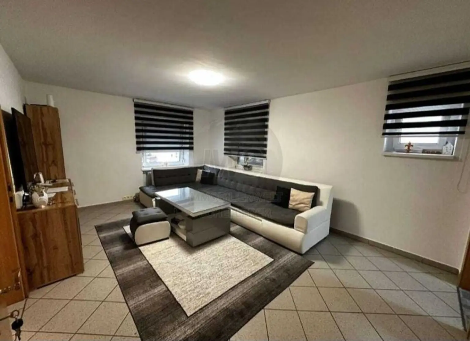 Attraktives Zinshaus in Wels: Modernisiert, 256m², Garten, Garage & 7 Stellplätze!