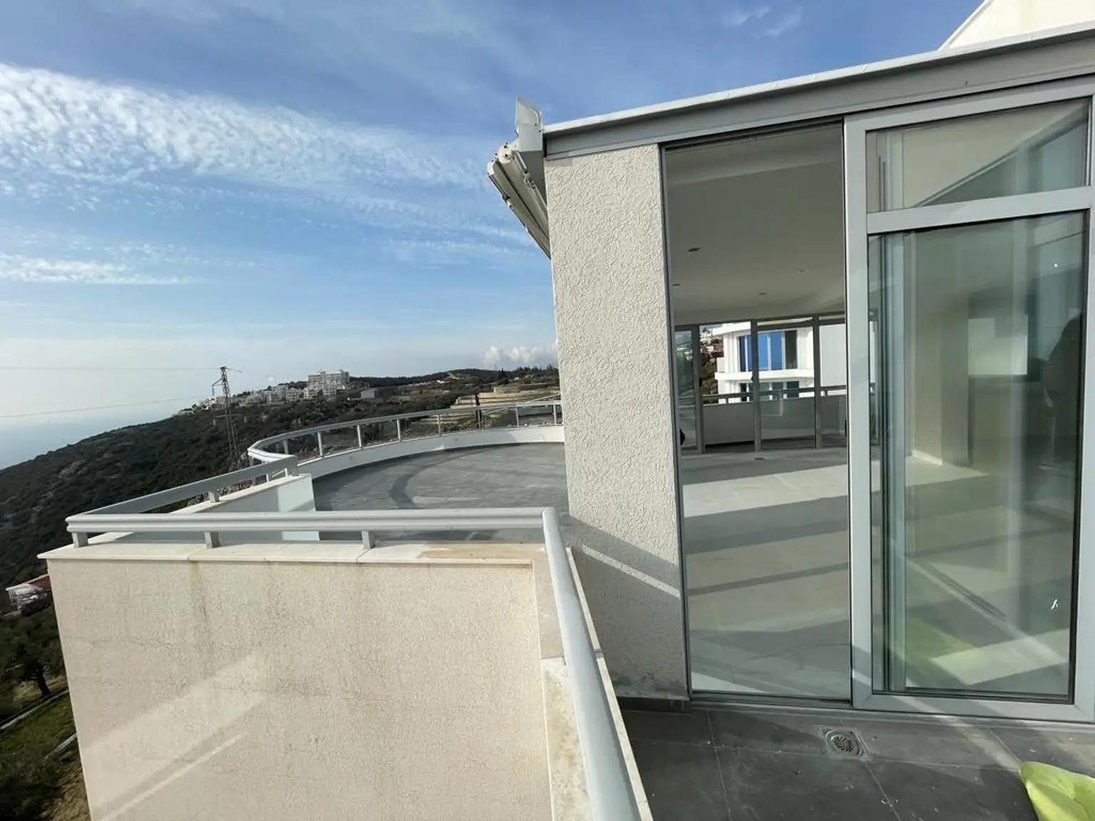 Großzügiges Penthouse mit herrlichem Meerblick in Toplage