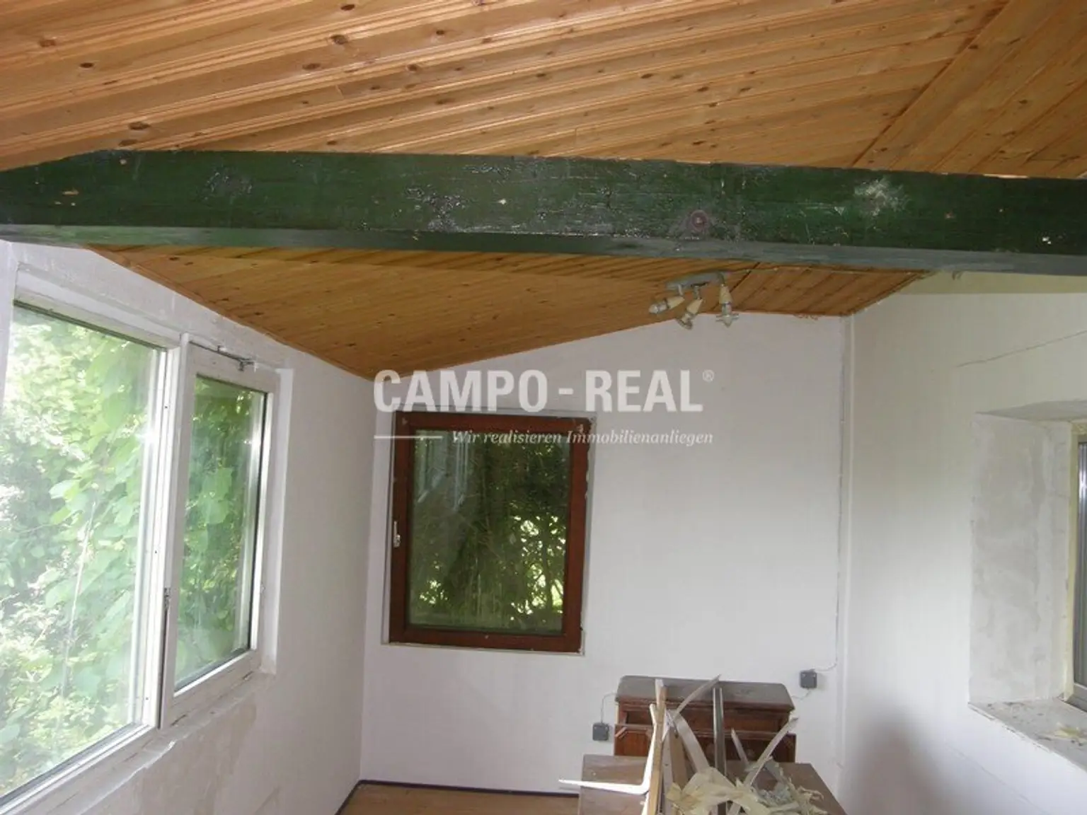 LANDWIRTSCHAFT: Alter Bauernhof mit Wohn- und Wirtschaftsgebäuden, Grill-Platzl und eigener Keller mit ca. 2.800 m2 Grund