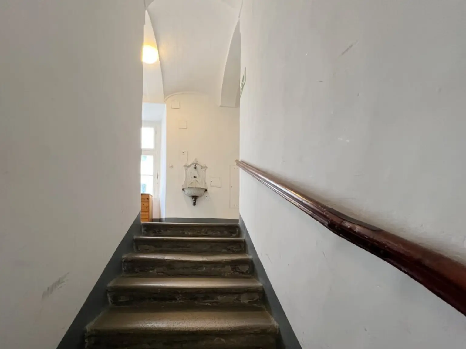 2-Zimmer Altbauwohnung in bester, zentraler Lage!