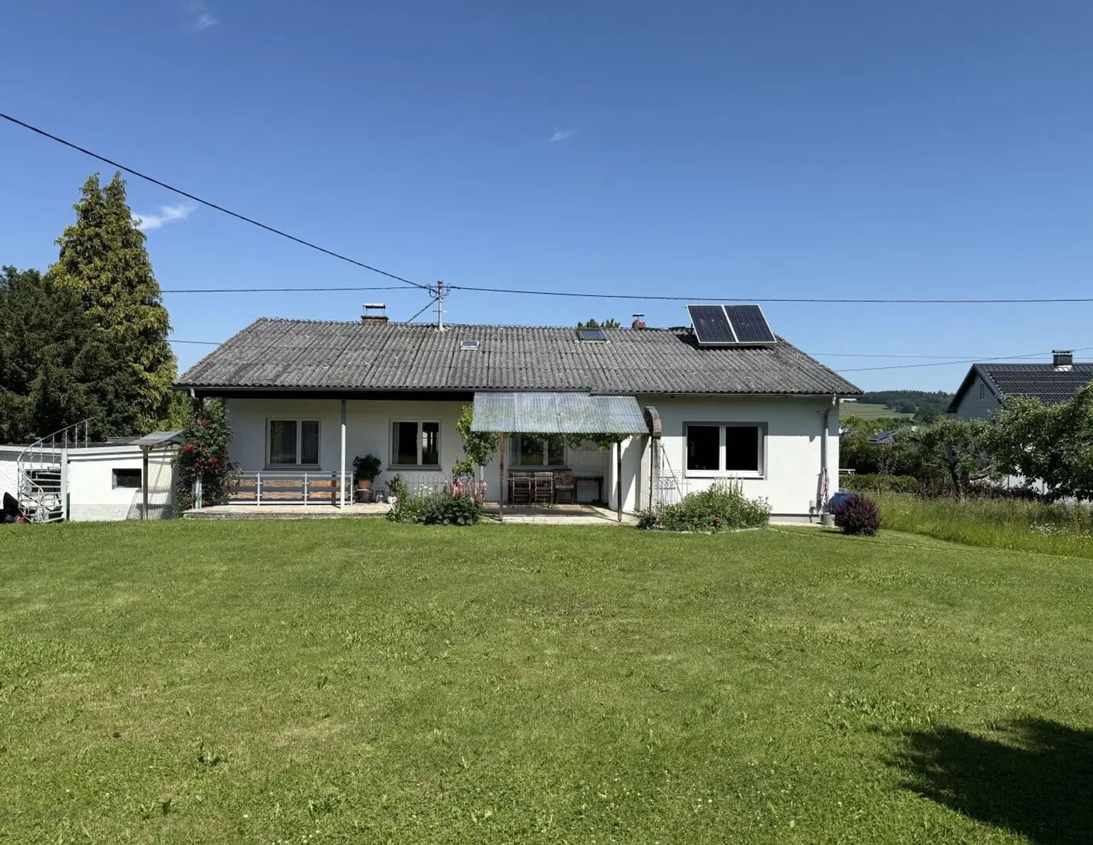 Einfamilienhaus mit 6 Zimmer und großen Grund in Pichl bei Wels !