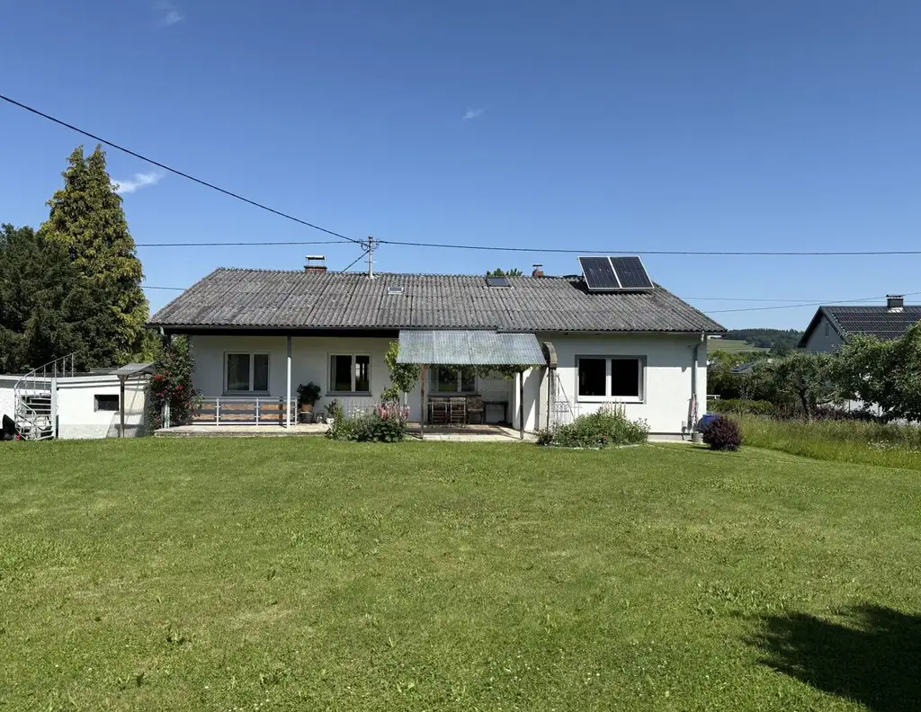 Einfamilienhaus mit 6 Zimmer und großen Grund in Pichl bei Wels !