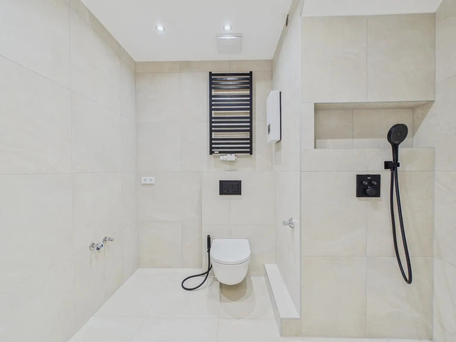 Badezimmer 2