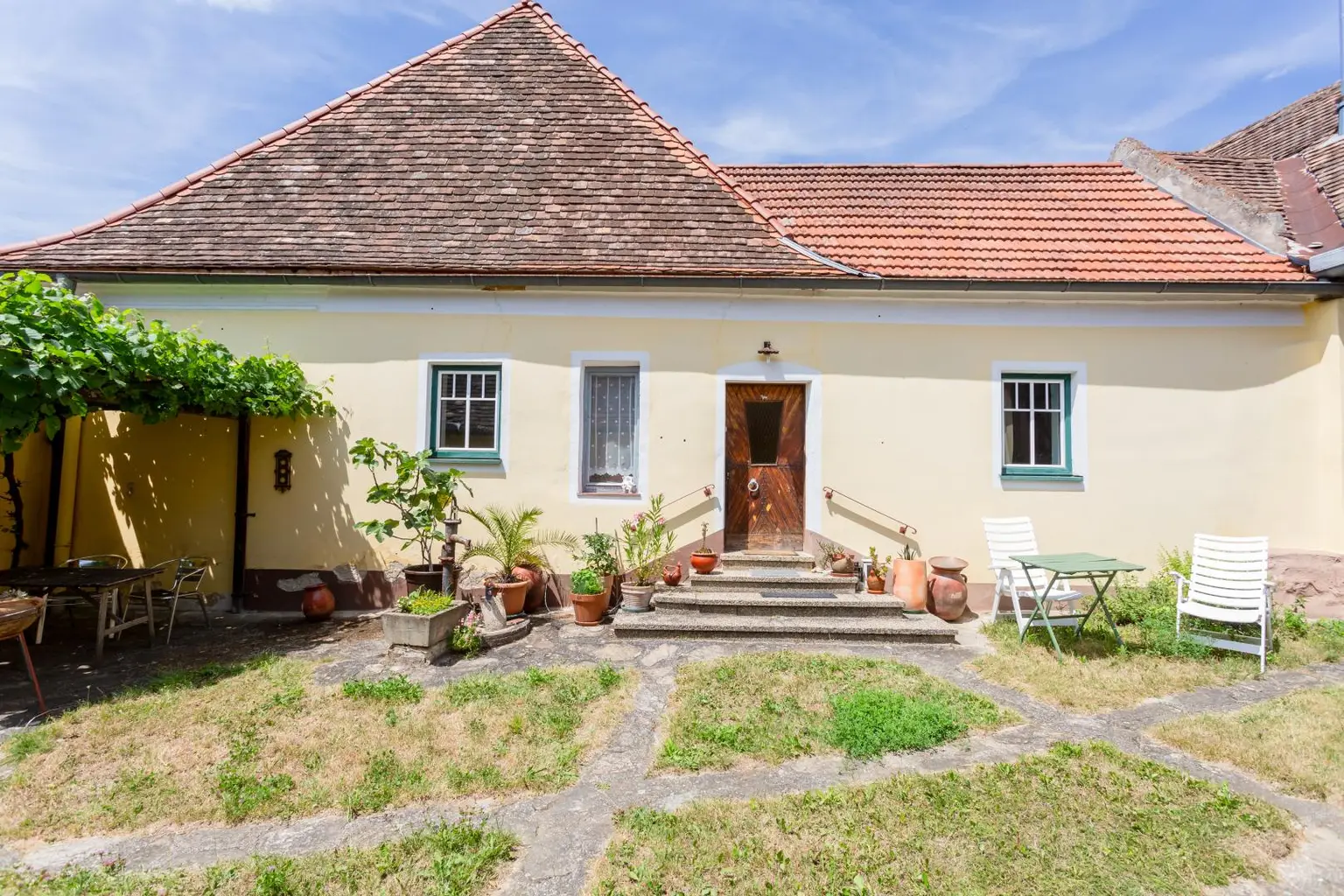 Landhaus mit Charakter - unverdorben und pur -  für Liebhaber historischer Bausubstanz!