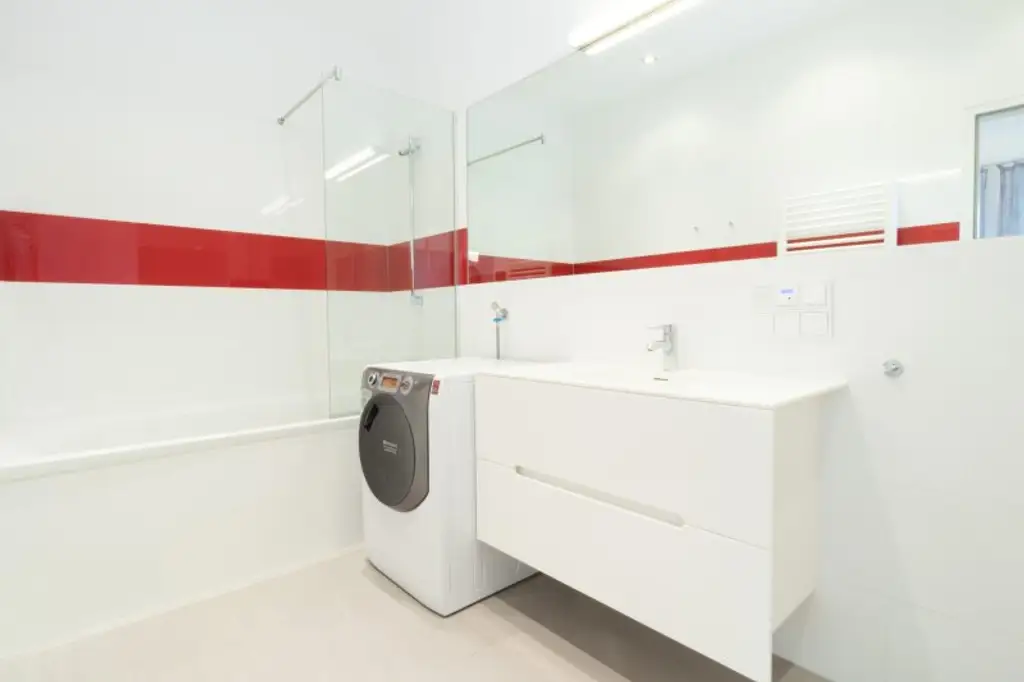 Sachen packen und einziehen! helle und teil-möblierte 2-Zimmer-Wohnung in 1040 Wien!