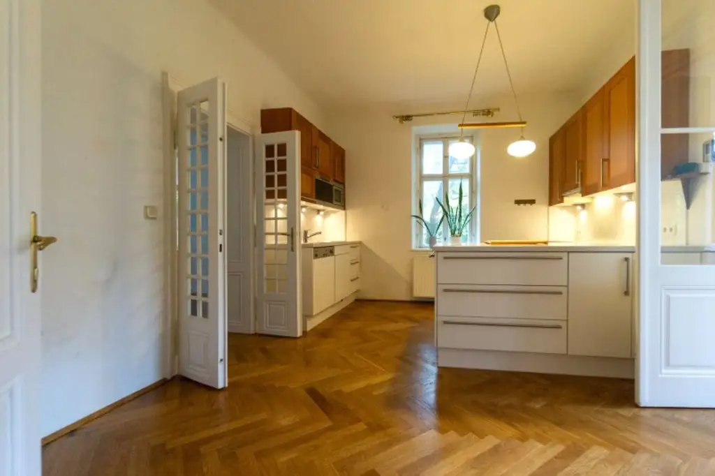 Aufwendig revitalisierte und stilvoll ausgebaute, historische Wienerwaldvilla in Tullnerbach