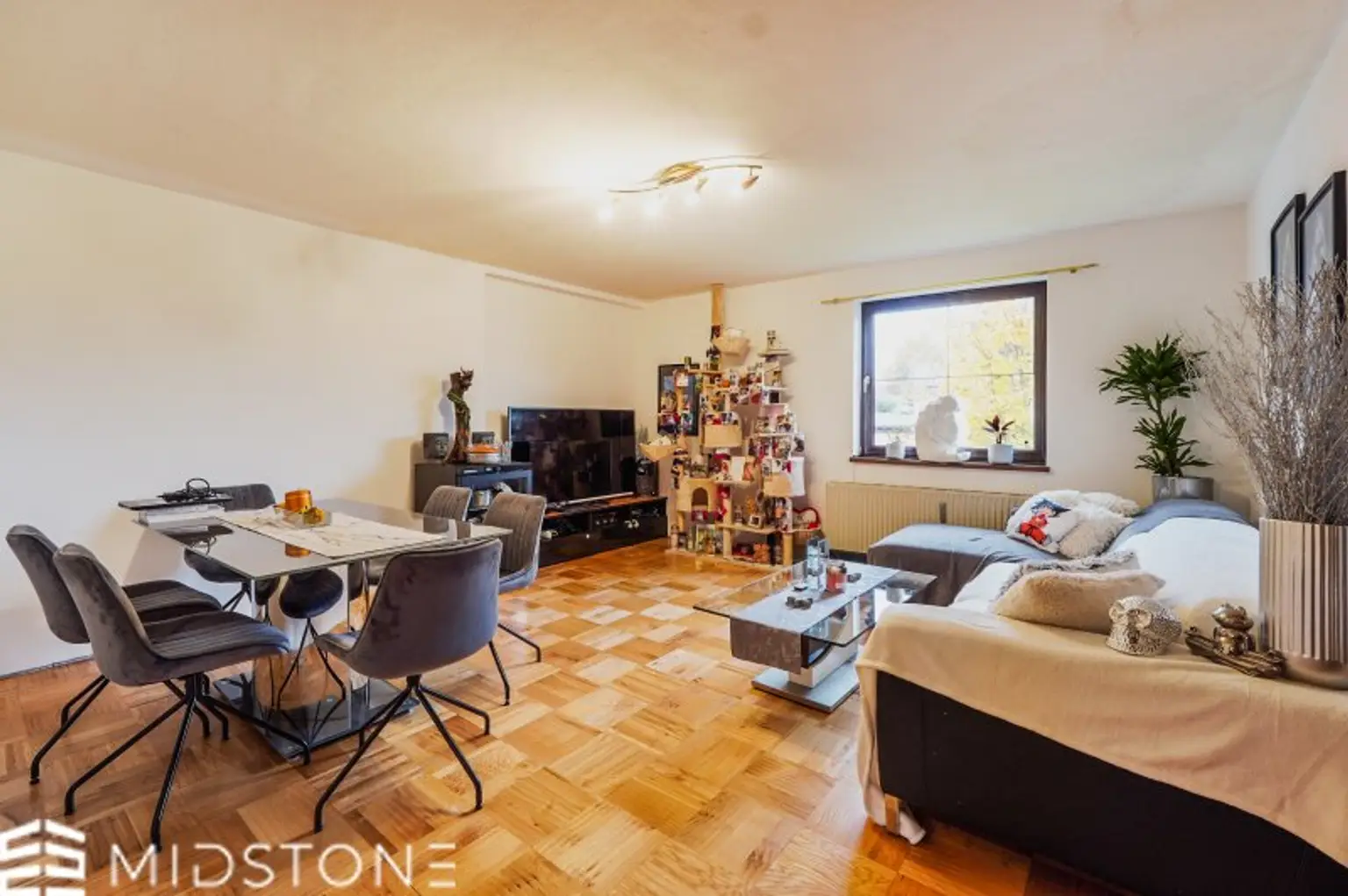 *Großzügige Maisonette Wohnung* Einzigartiges Potenzial mit Balkon und Loggia in Kapfenberg