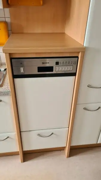 3 Zimmer-Wohnung mit Loggia und Einzelgarage in guter Lage