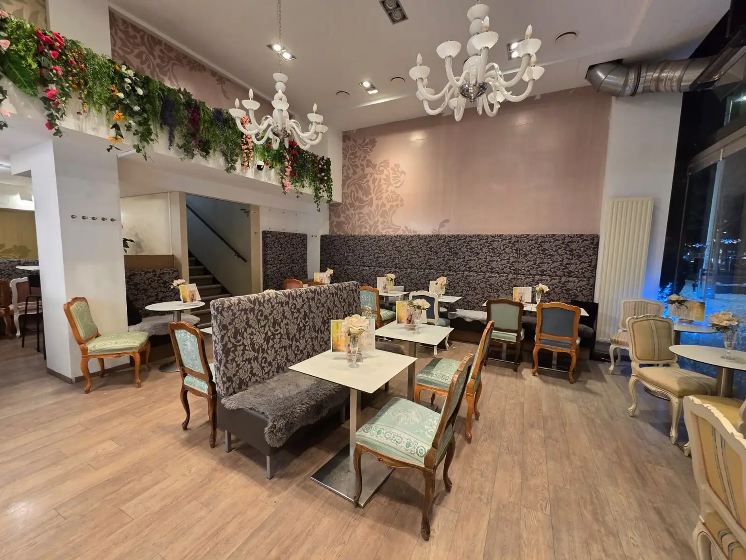TOP GASTROFLÄCHE MIT GROSSEM GASTGARTEN IN FUSSGÄNGERZONE GASTROTEL IMMOBILIEN