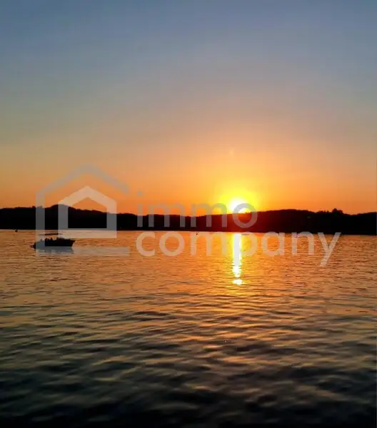 Bungalow in Attersee-Ort. 150m² mit kleinem Garten und großer Terrasse!