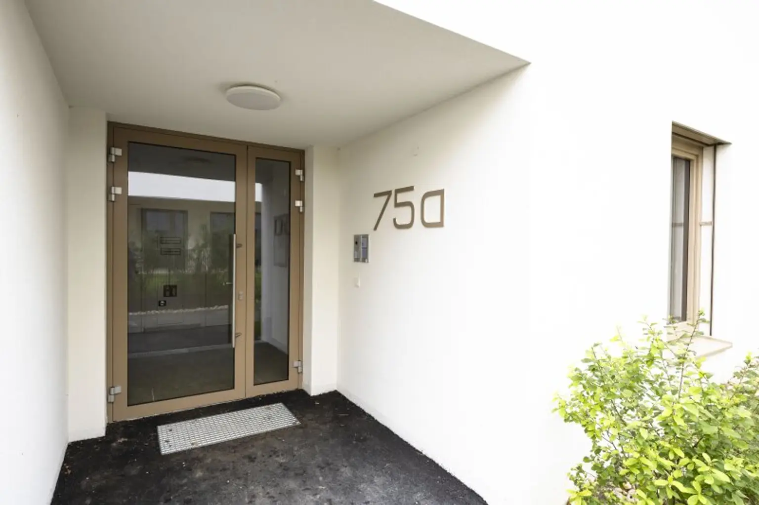 Hauseingang Kremstalstraße 75a