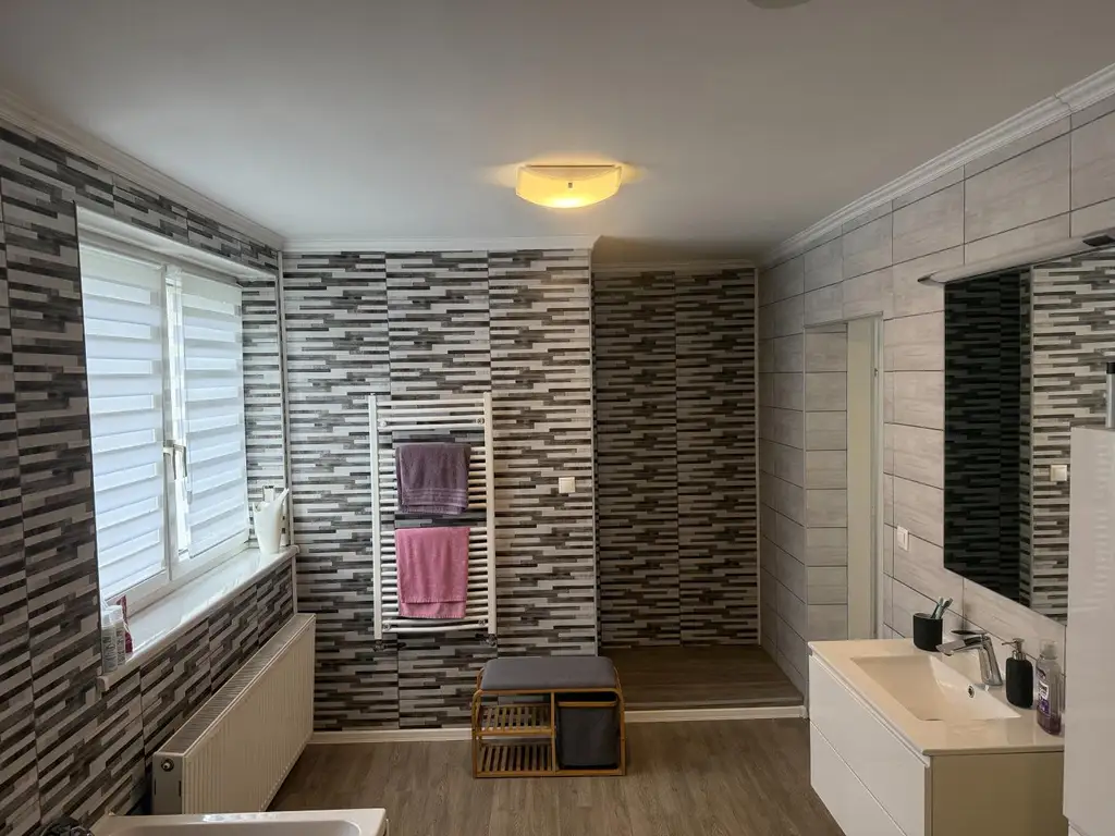 Ein/ Mehrfamilienhaus, Business, Co- Housing zwei Wohneinheiten