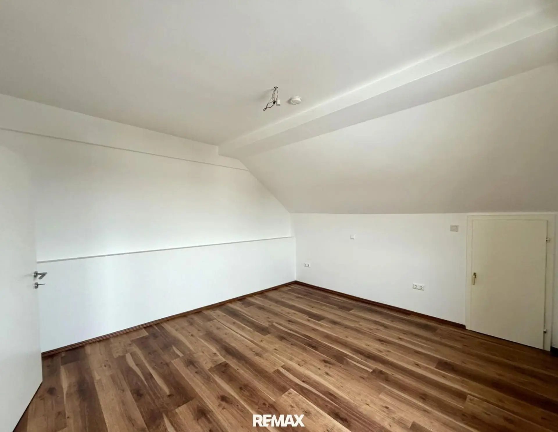 Perfekt Als Studenten-Wg: Große 3-Zimmer-Dachgeschosswohnung in Viktring