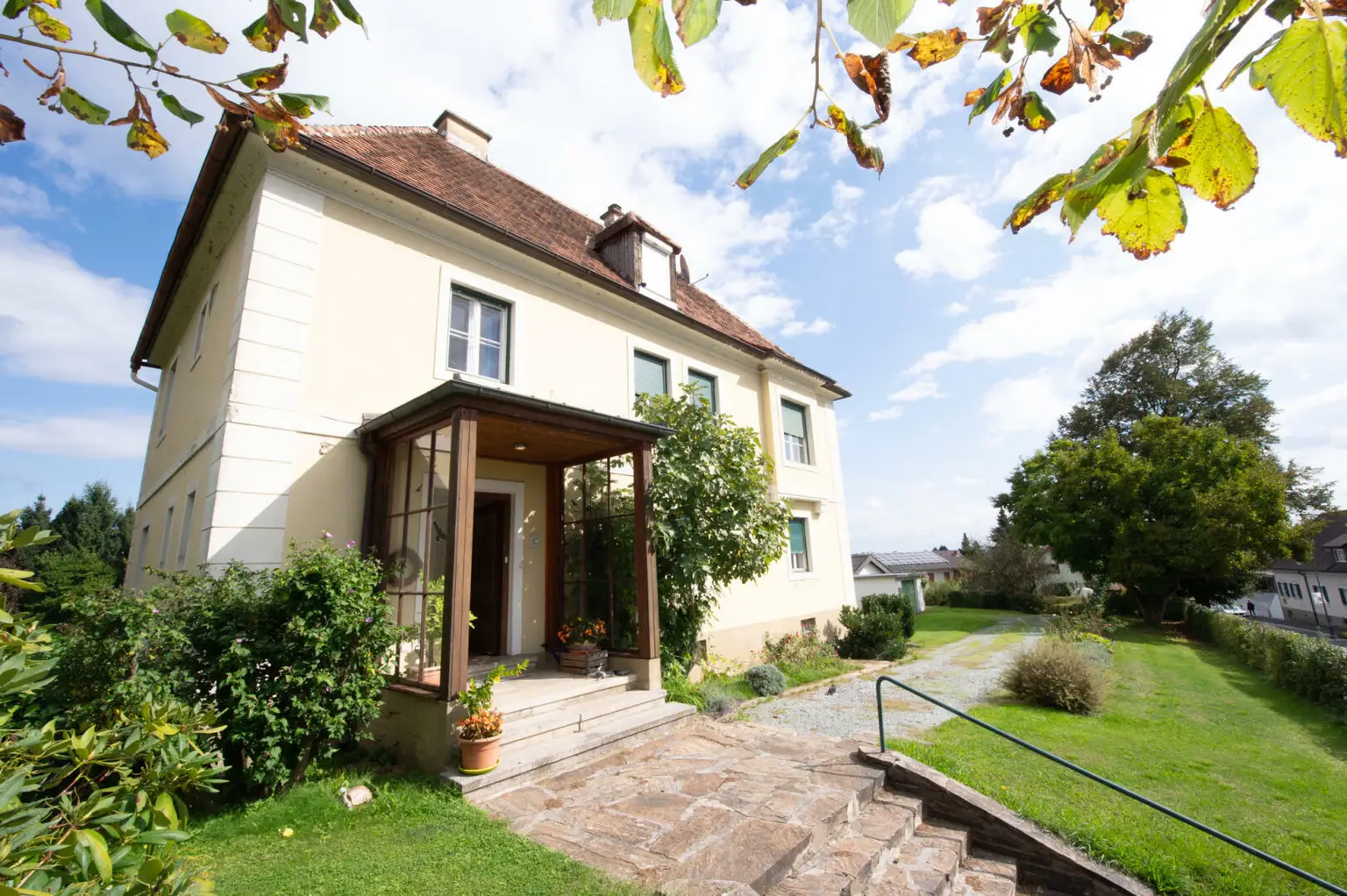 Ein Anwesen voller Möglichkeiten – großzügiges Haus mit Traumgrundstück