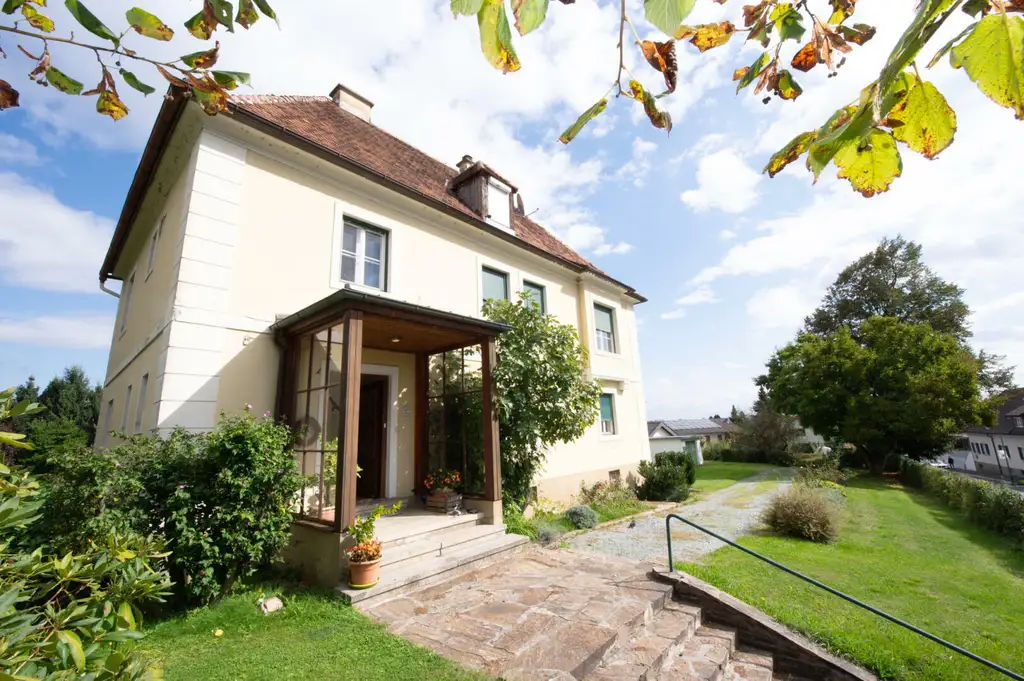 Ein Anwesen voller Möglichkeiten – großzügiges Haus mit Traumgrundstück