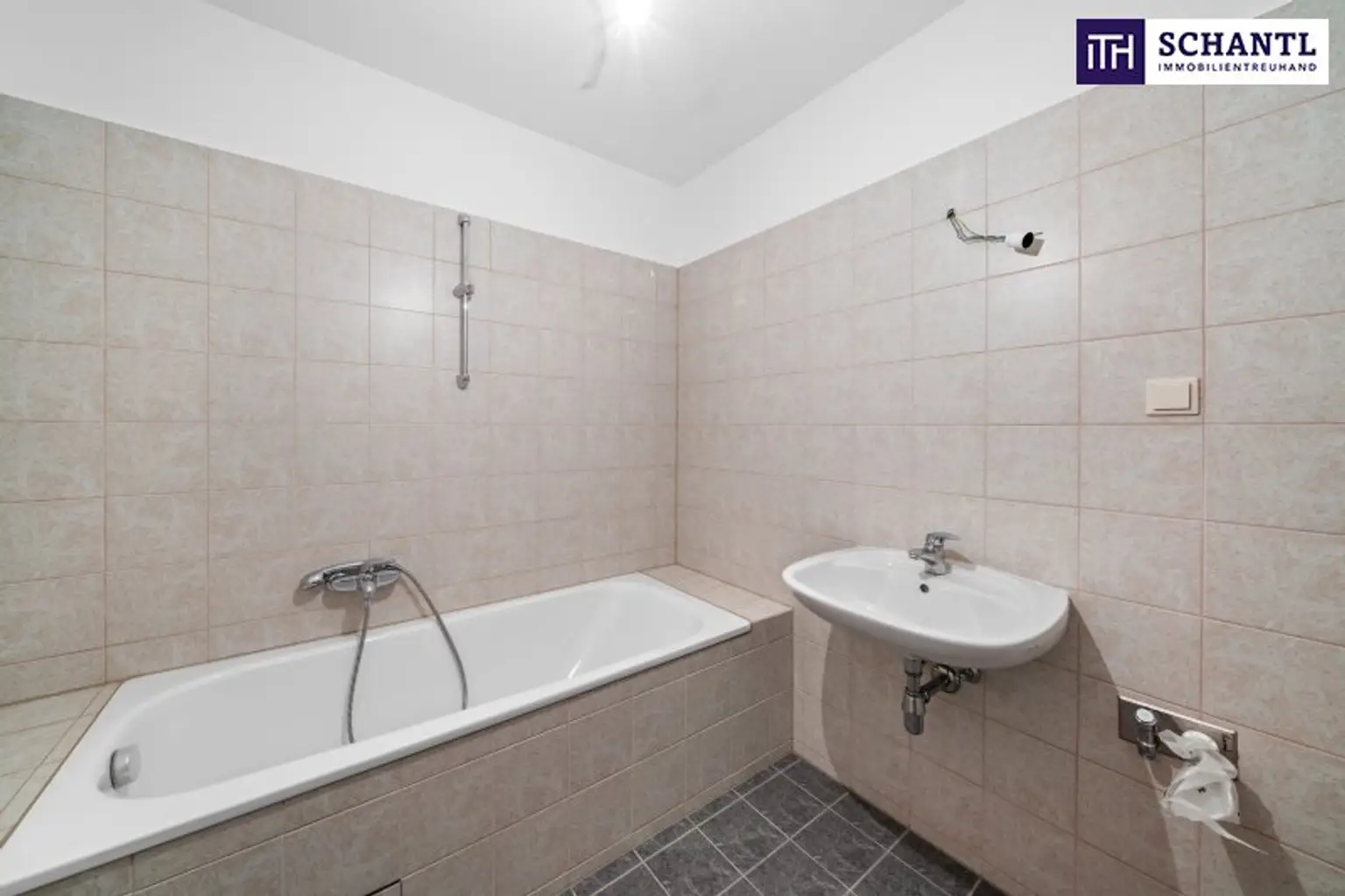 Neuer Preis: Lichtdurchflutete Wohnung mit Loggia + Ruhige Seitengasse! Jetzt zugreifen!