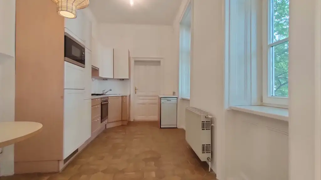 ! GEPFLEGTE 3 ZIMMER STILALTBAUHAUPTMIETE IN AKH-/UNI-/VOLKSOPERNNÄHE !