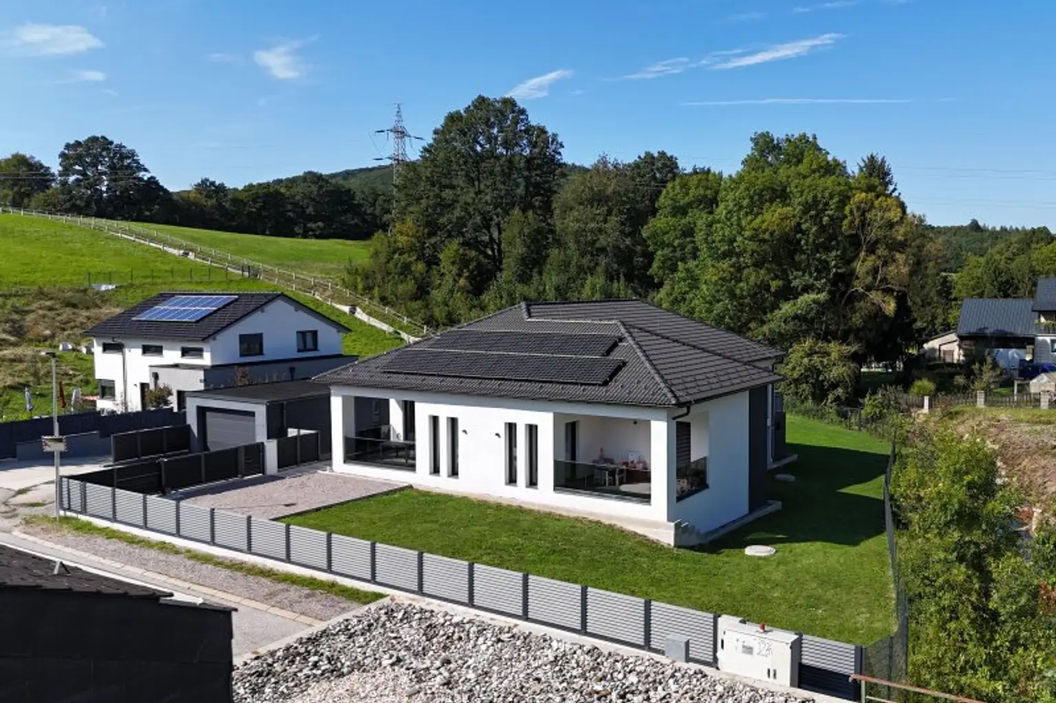 Perfekter Familienhit! Moderner Bungalow mit Pool in Wolfsgraben