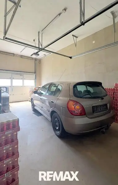 Große Garage