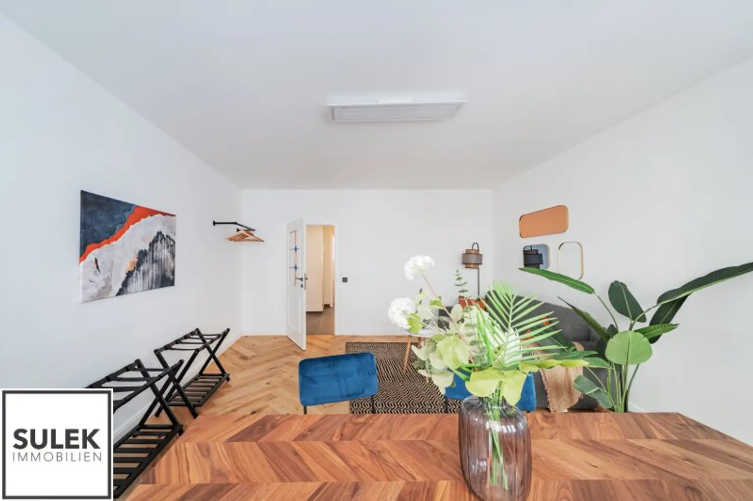 Ruhige, sanierte 3,5 Zimmer Wohnung mit Designer-Bad und Küche + Garage (optional!) in Mariahilf - beziehbar ab 01/26!